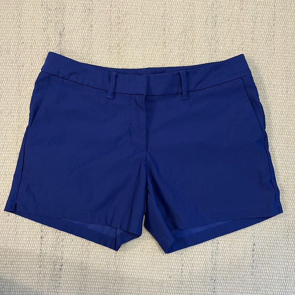 Nike Women’s Golf Shorts  in Navy Blue - Size 8